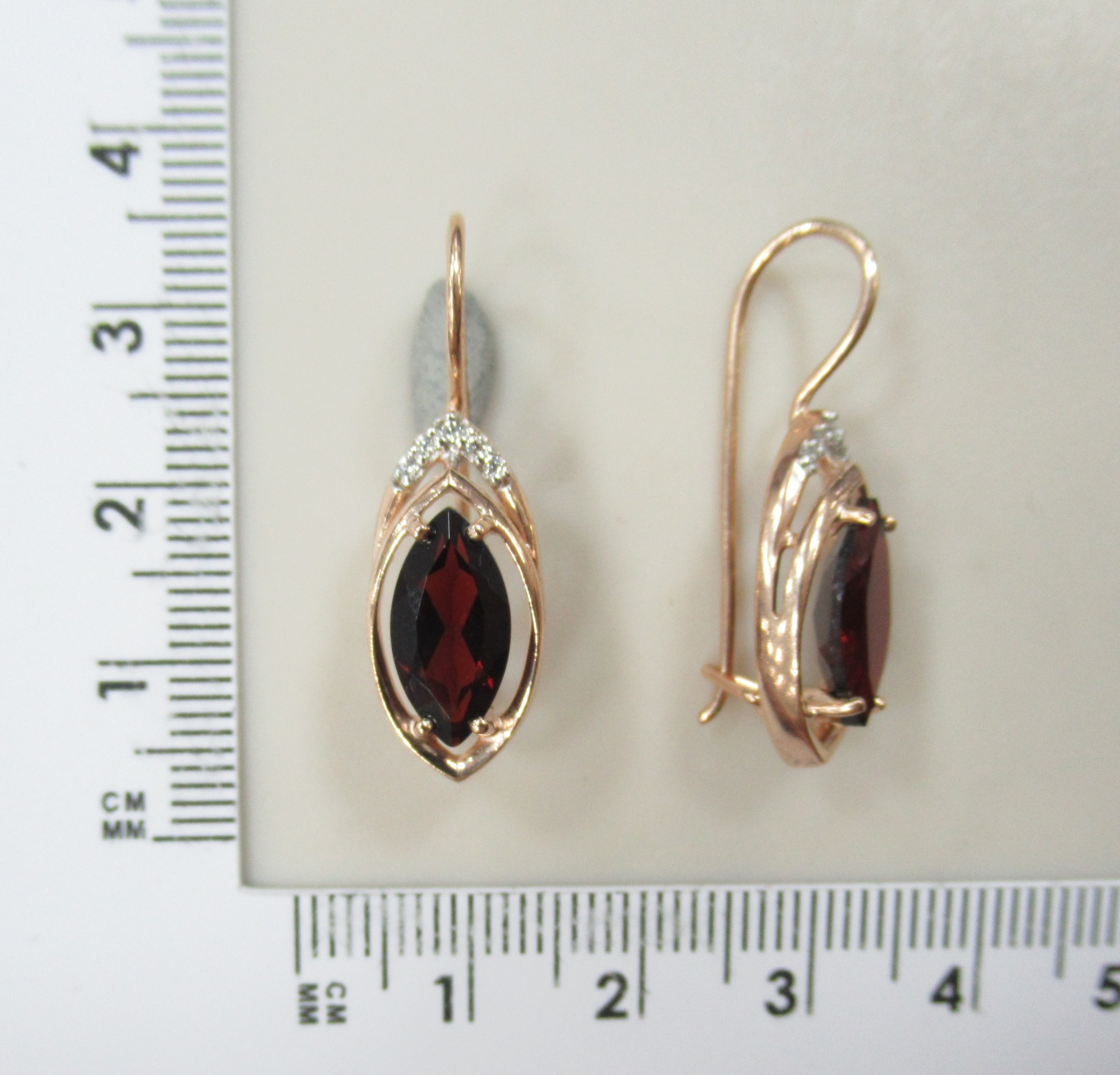 Серебряные серьги с гранатами